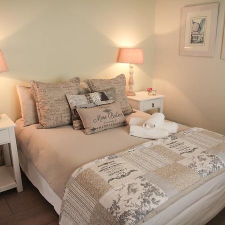 Olive Manor Guest House Ньюкасл Экстерьер фото